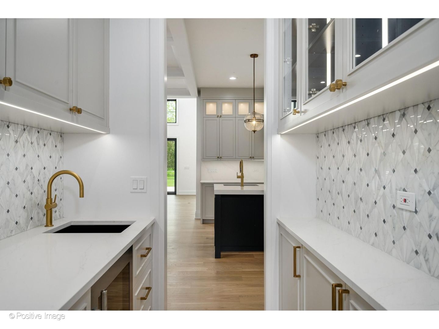 1851 Oakwood Road Northbrook, IL 60062 - Photo 13 of 56