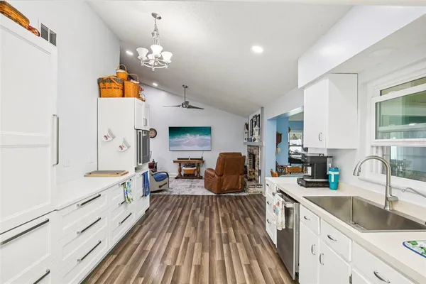 $395,000 | 3613 Coppertree Circle, Brandon, FL 33511