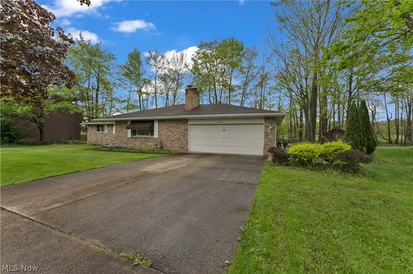 $295,000 | 306 South Colonial Drive, Cortland, OH 44410