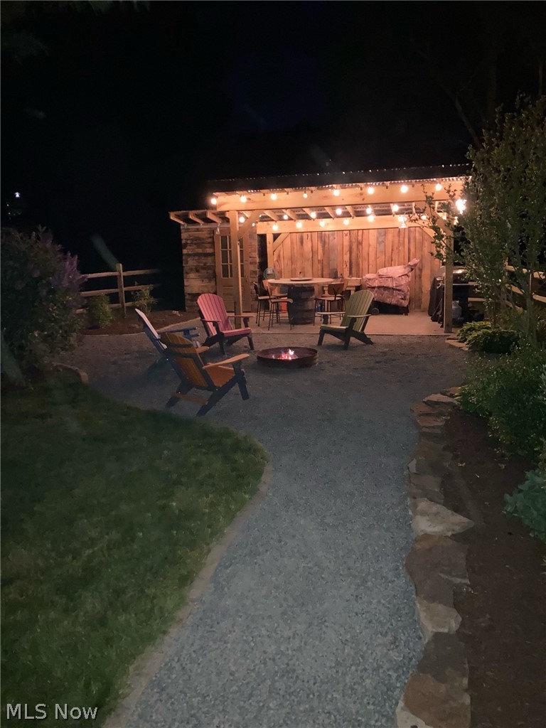 105 Poolview Circle Dover, OH 44622 - Photo 19 of 26 smoke shack!