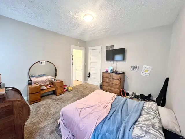 $143,000 | 1010 South 8th Street, Terre Haute, IN 47807