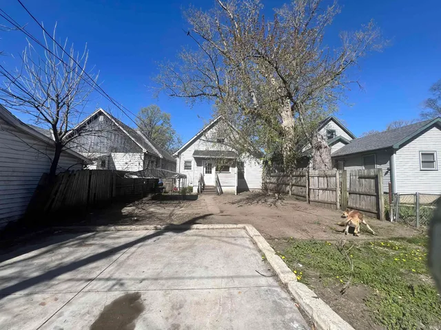 $143,000 | 1010 South 8th Street, Terre Haute, IN 47807