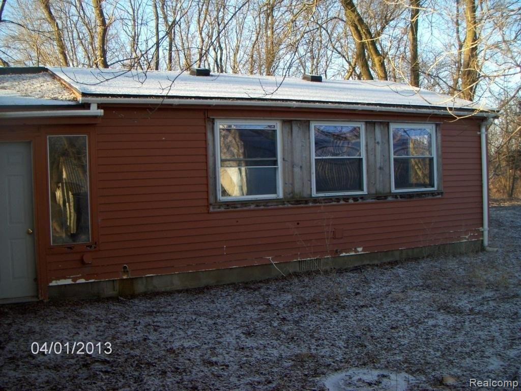 3051 Duce Road Avoca, MI 48006 - Photo 5 of 22 Rear