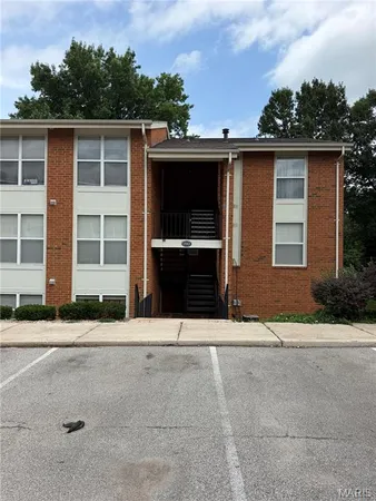 $1,595 | 1943 Greenpoint Drive, Unit 302, Kirkwood, MO 63122