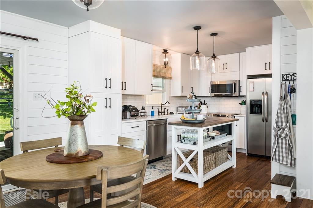 19409 Shearer Road Davidson, NC 28036 - Photo 10 of 38 Gallery Image 10