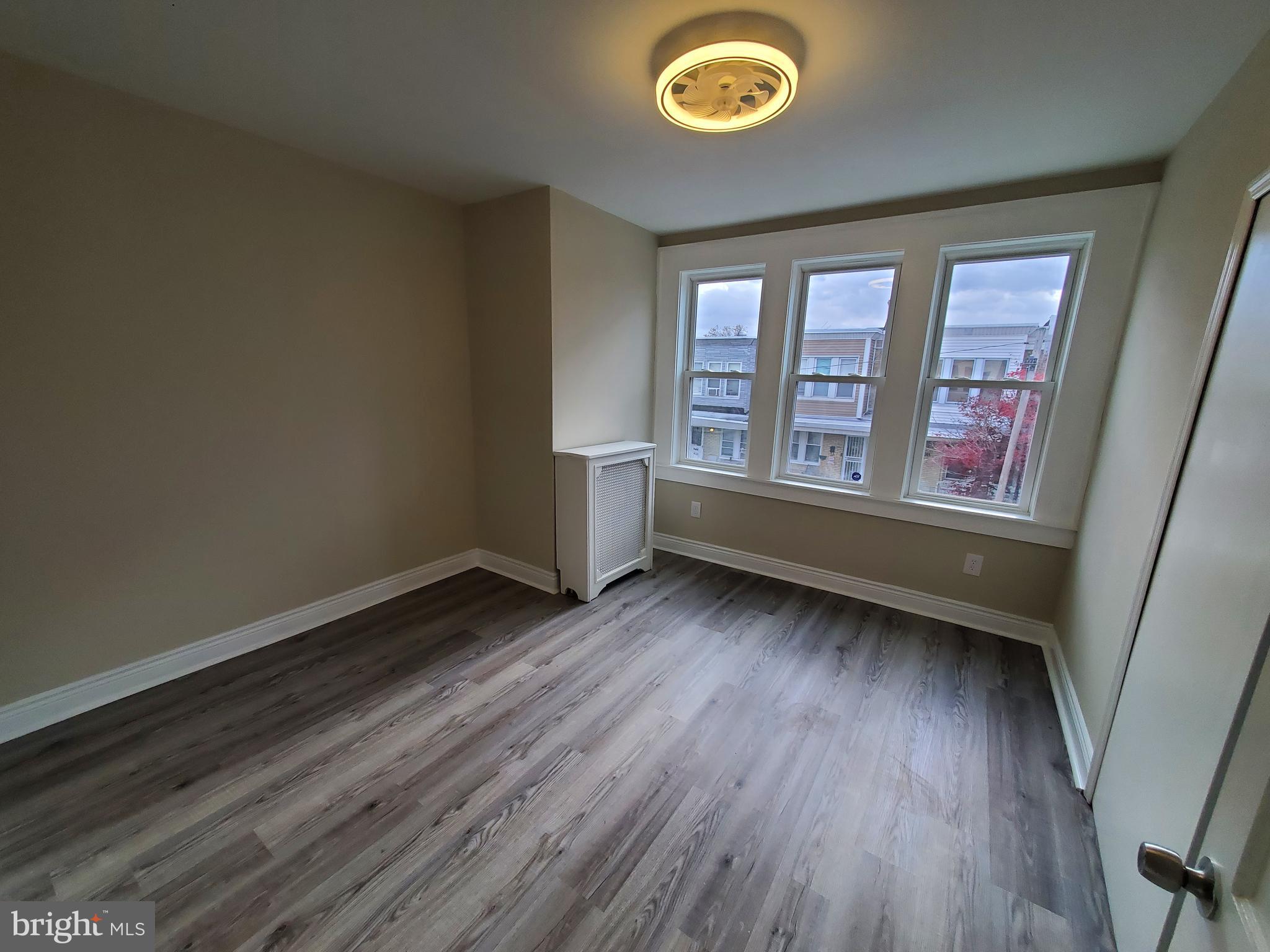 959 Carver Street Philadelphia, PA 19124 - Photo 17 of 43 Front bedroom pic#1