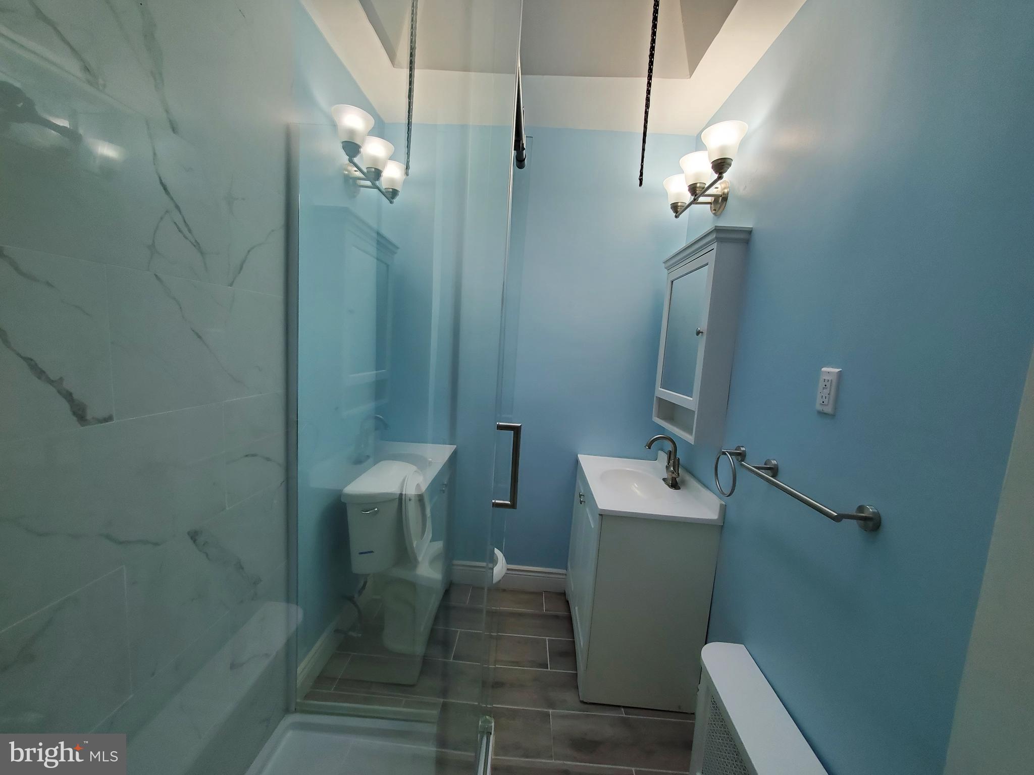 959 Carver Street Philadelphia, PA 19124 - Photo 21 of 43 Full hall bath pic#2