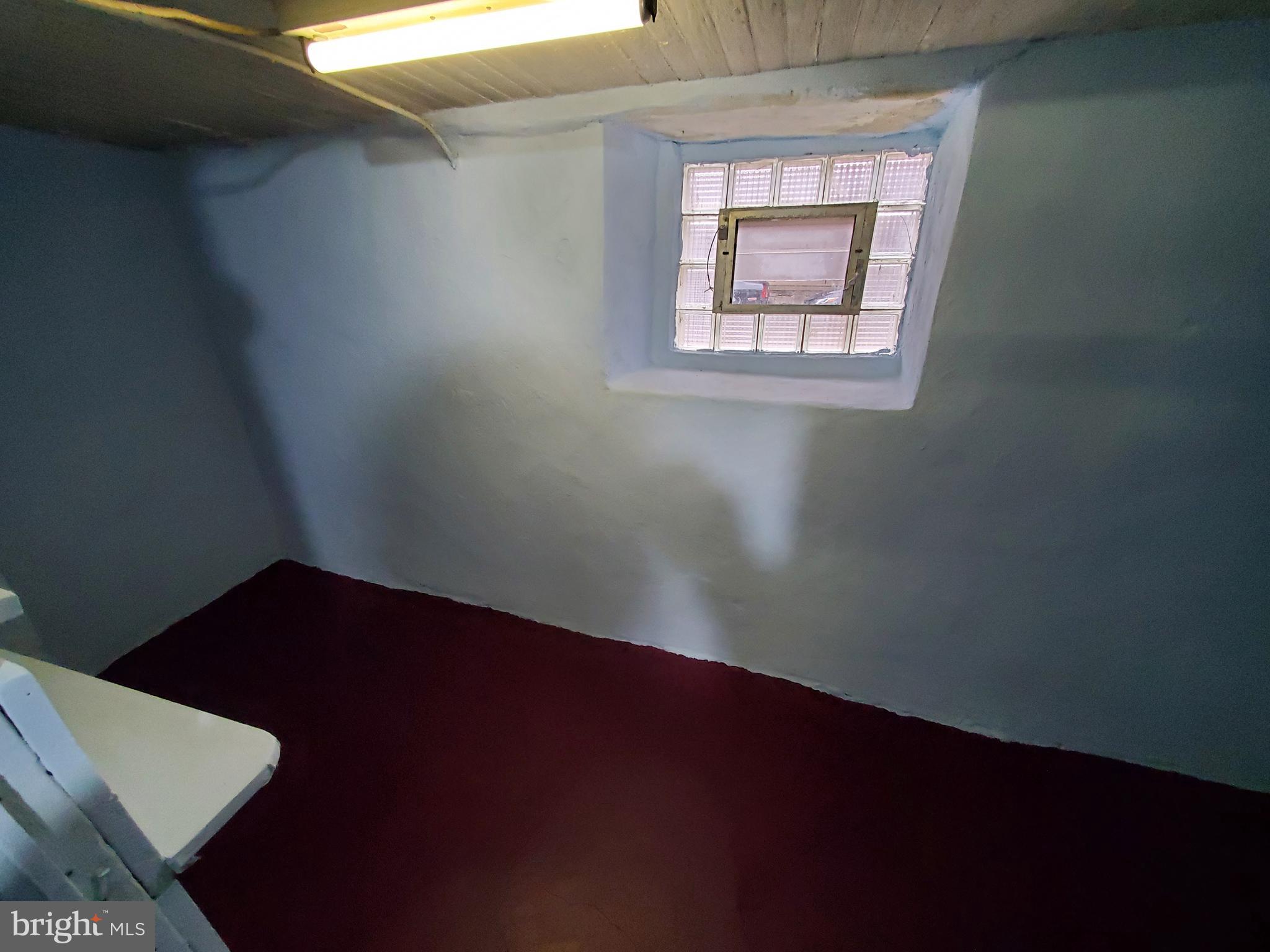 959 Carver Street Philadelphia, PA 19124 - Photo 32 of 43 Small room in basement pic#1