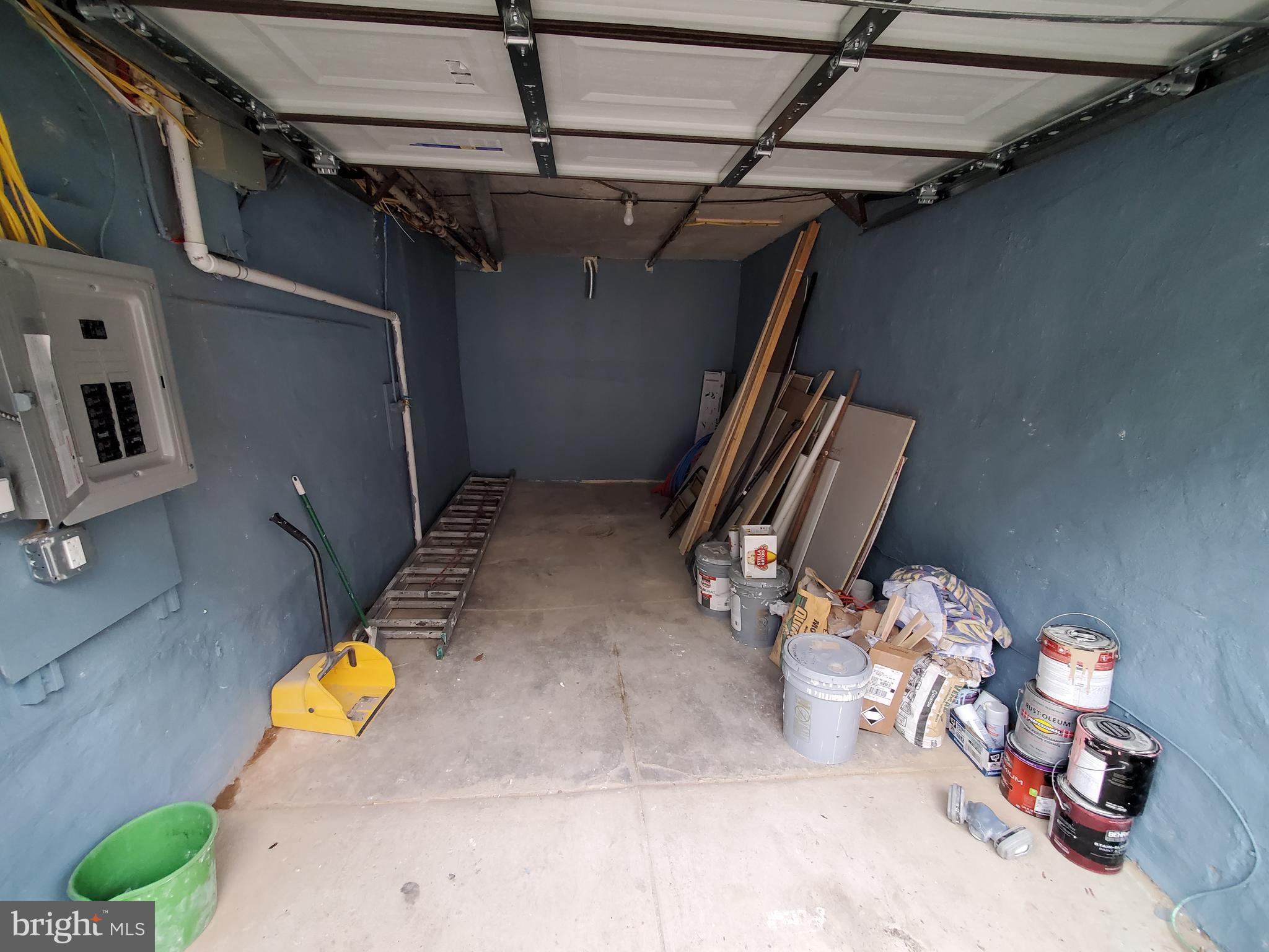 959 Carver Street Philadelphia, PA 19124 - Photo 40 of 43 Inside garage
