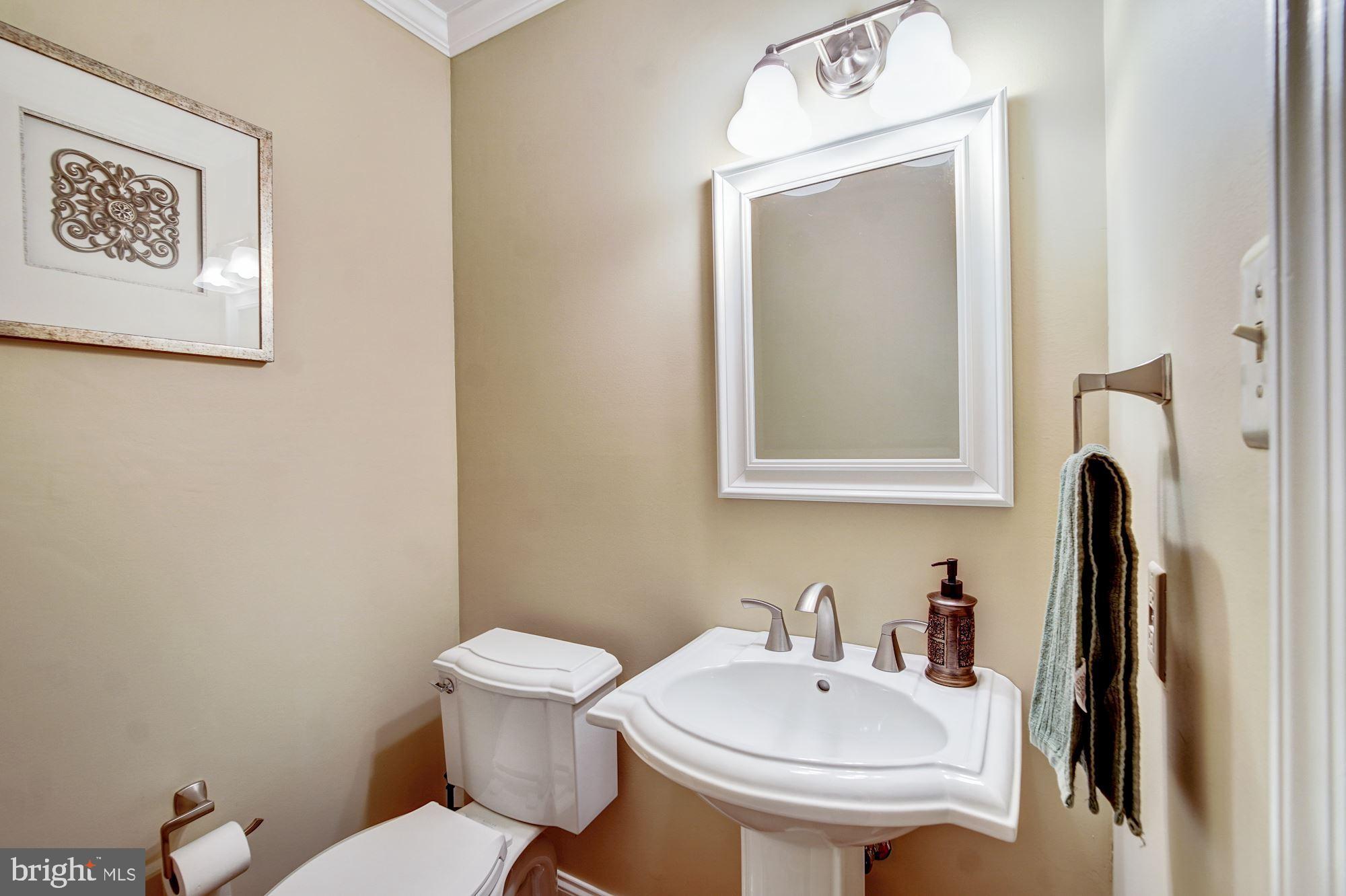 353 Scola Road Brookhaven, PA 19015 - Photo 12 of 26 First Floor Powder Room