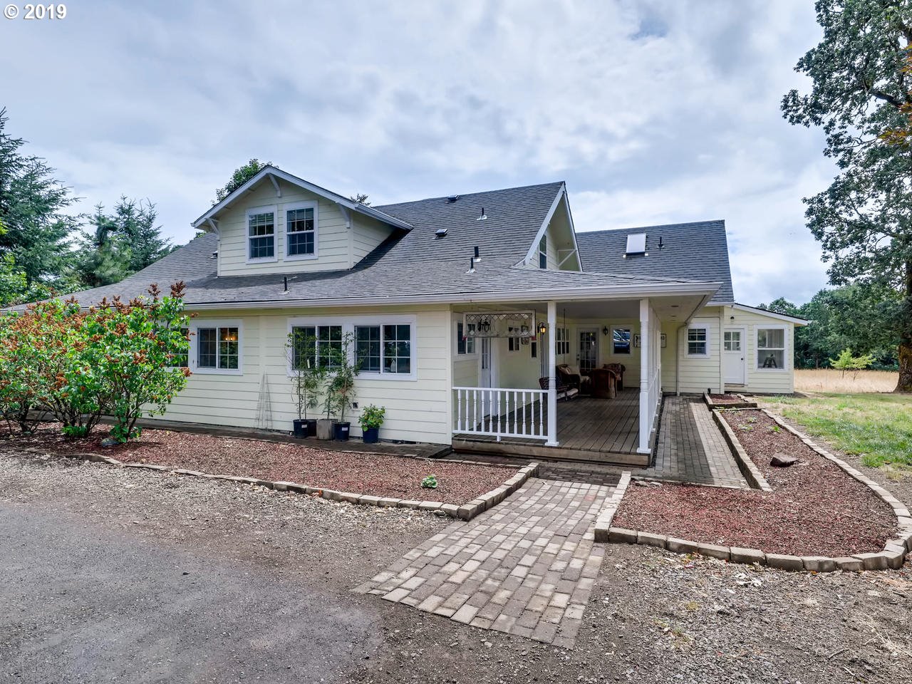 5695 Liberty Road Dallas, OR 97338 - Photo 2 of 31