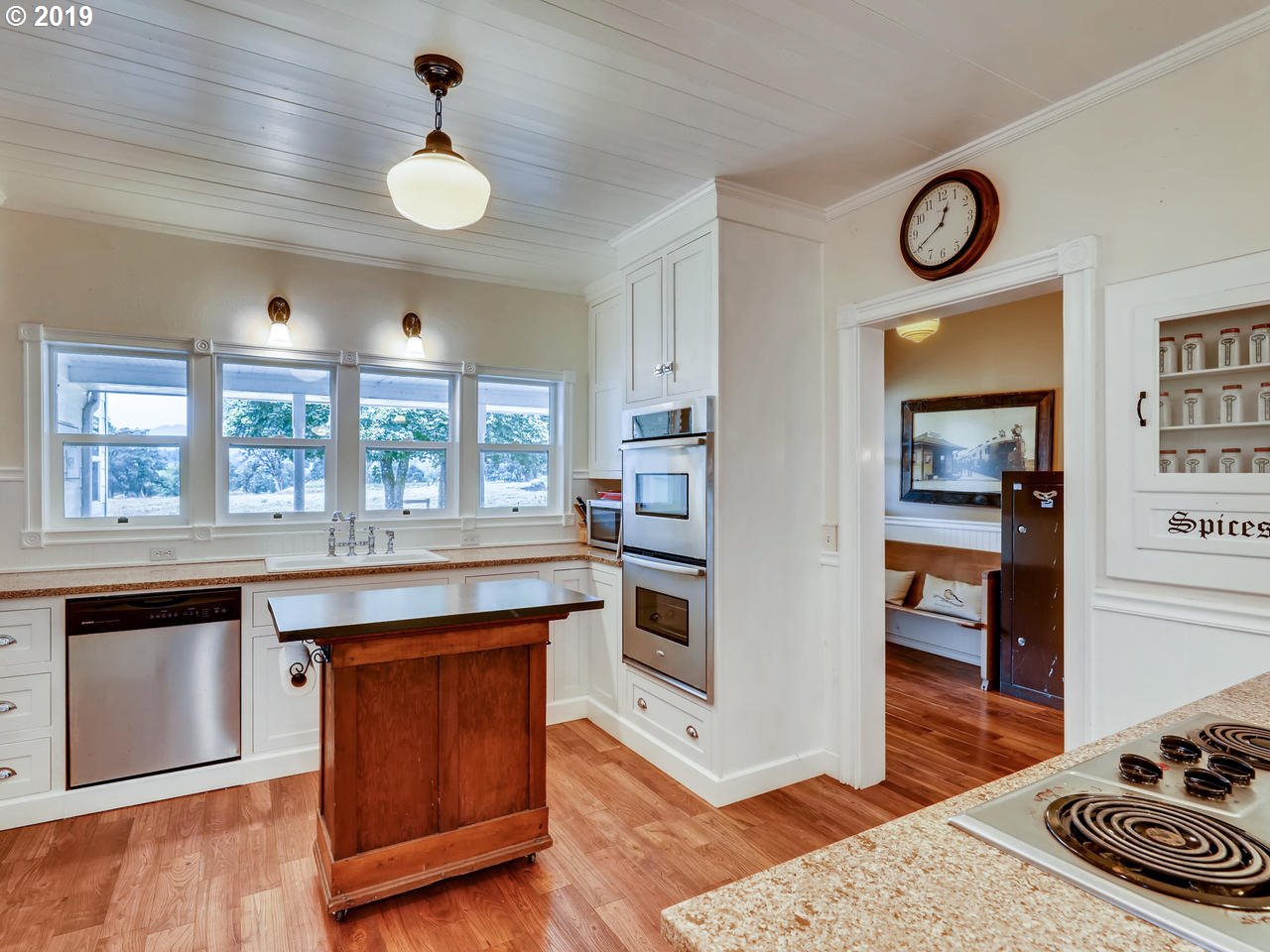 5695 Liberty Road Dallas, OR 97338 - Photo 10 of 31