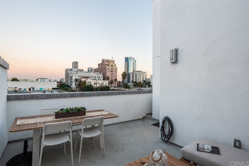 201 Elm Avenue Long Beach, CA 90802 - Photo 17 of 23 a view of a terrace with sitting area