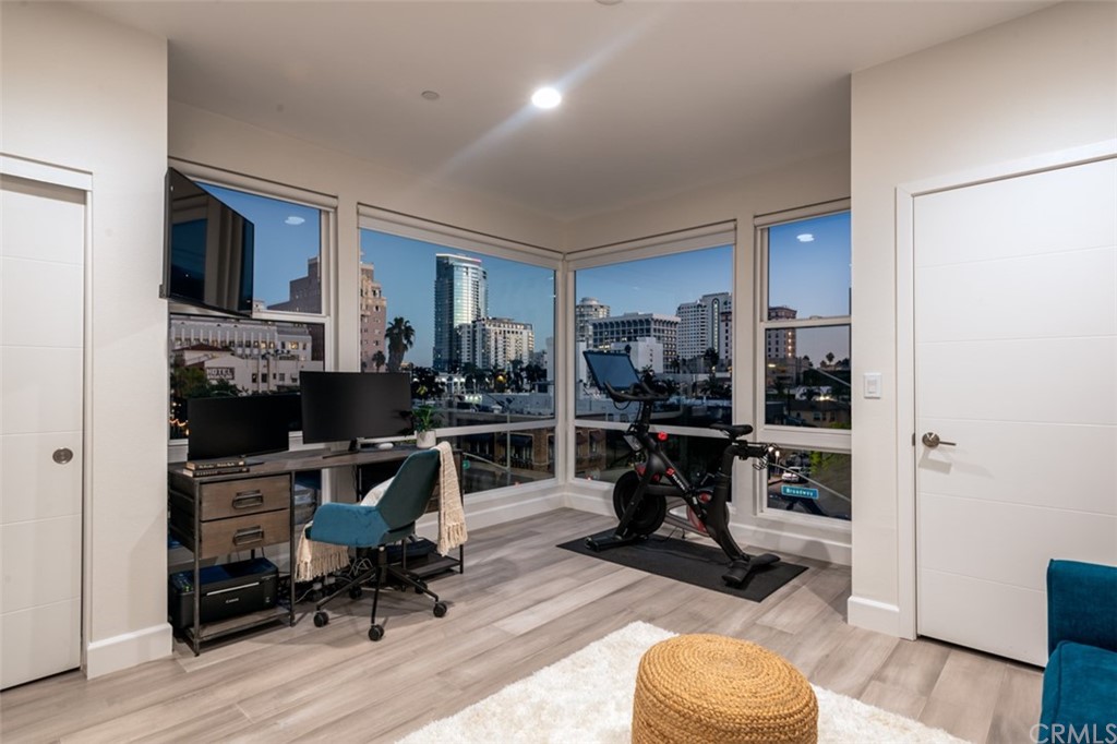 201 Elm Avenue Long Beach, CA 90802 - Photo 19 of 23 a view of a workspace with furniture and a window