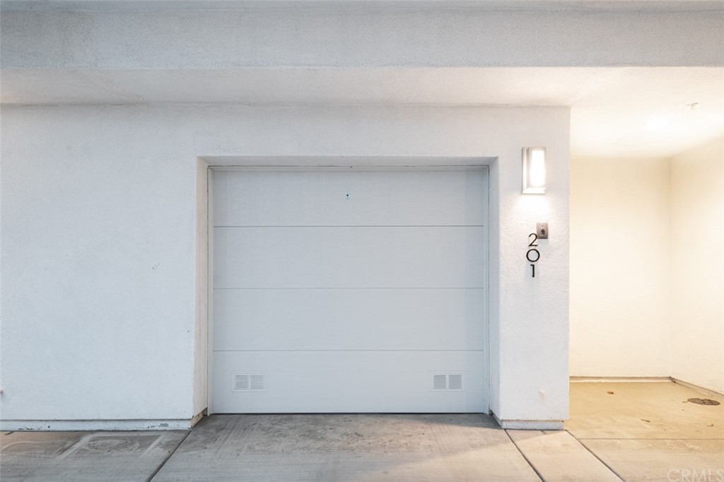 201 Elm Avenue Long Beach, CA 90802 - Photo 22 of 23 a view of cupboard