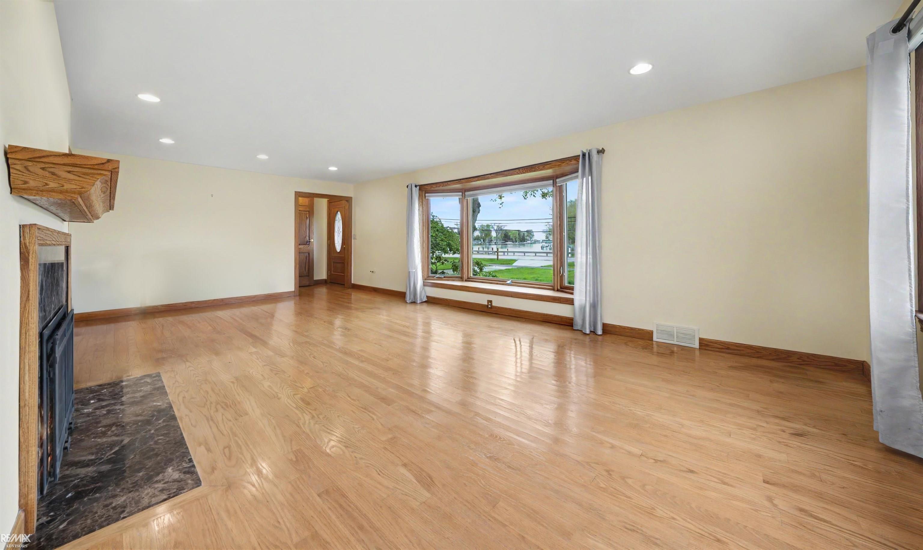 28900 South River Road Harrison Township, MI 48045 - Photo 32 of 81