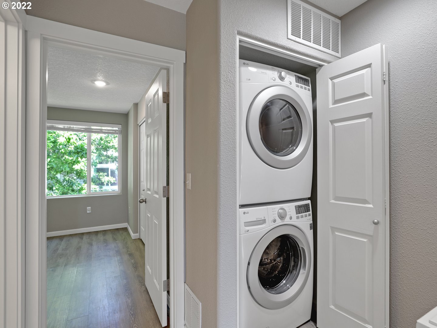 14665 Southwest Beard Road, Unit 102 Beaverton, OR 97007 - Photo 13 of 15 Gallery Image 13