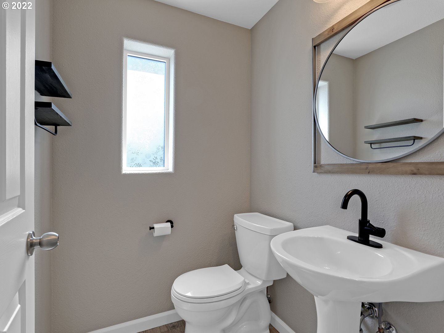 14665 Southwest Beard Road, Unit 102 Beaverton, OR 97007 - Photo 8 of 15 Gallery Image 8