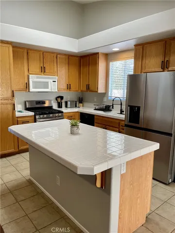 $3,100 | 31590 Silex Court, Winchester, CA 92596