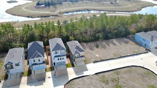 a view of roof with sitting area