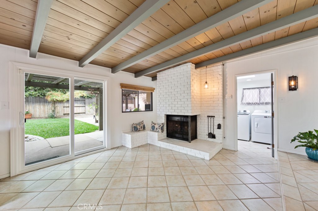 4425 Walnut Avenue Long Beach, CA 90807 - Photo 34 of 50 a view of an empty room with windows