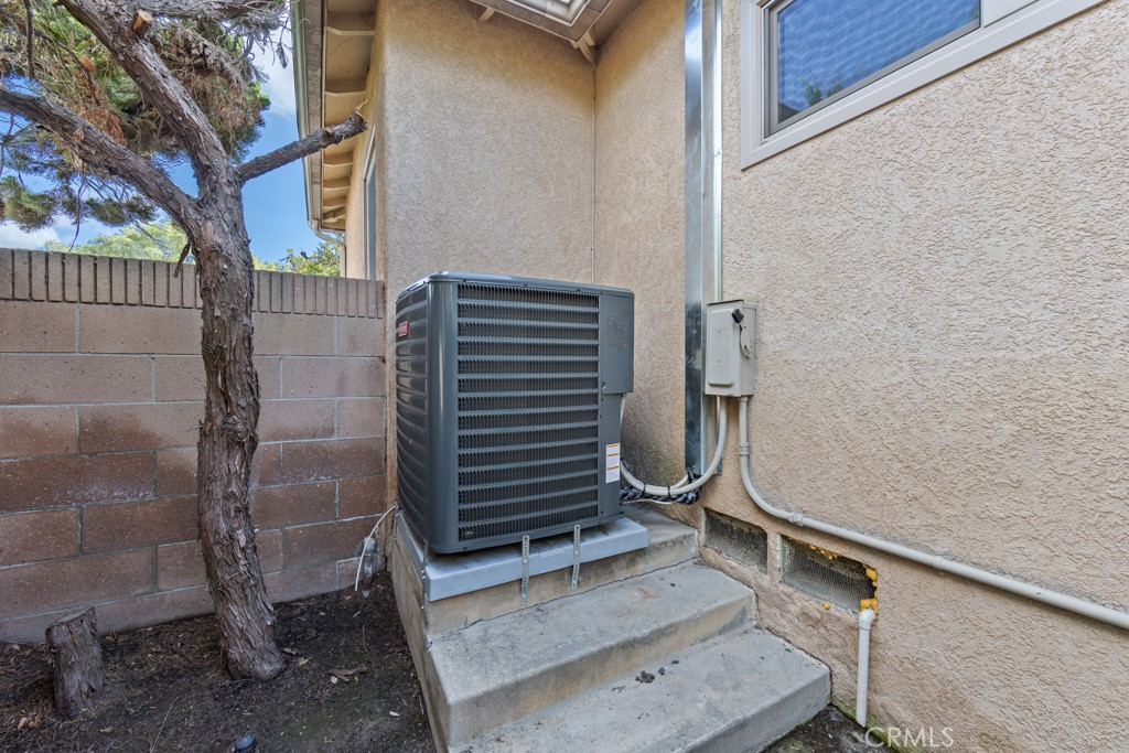 4425 Walnut Avenue Long Beach, CA 90807 - Photo 40 of 50 a bathroom with a shower
