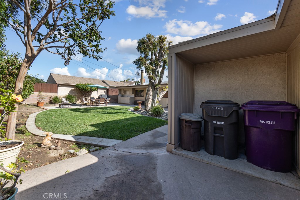 4425 Walnut Avenue Long Beach, CA 90807 - Photo 50 of 50 a view of a back yard of the house