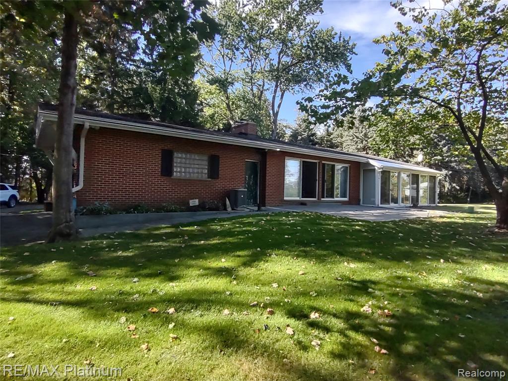 22550 Chubb Road Northville, MI 48167 - Photo 23 of 40 Gallery Image 23