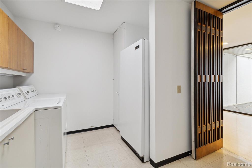 29252 Summerwood Road Farmington Hills, MI 48334 - Photo 18 of 51