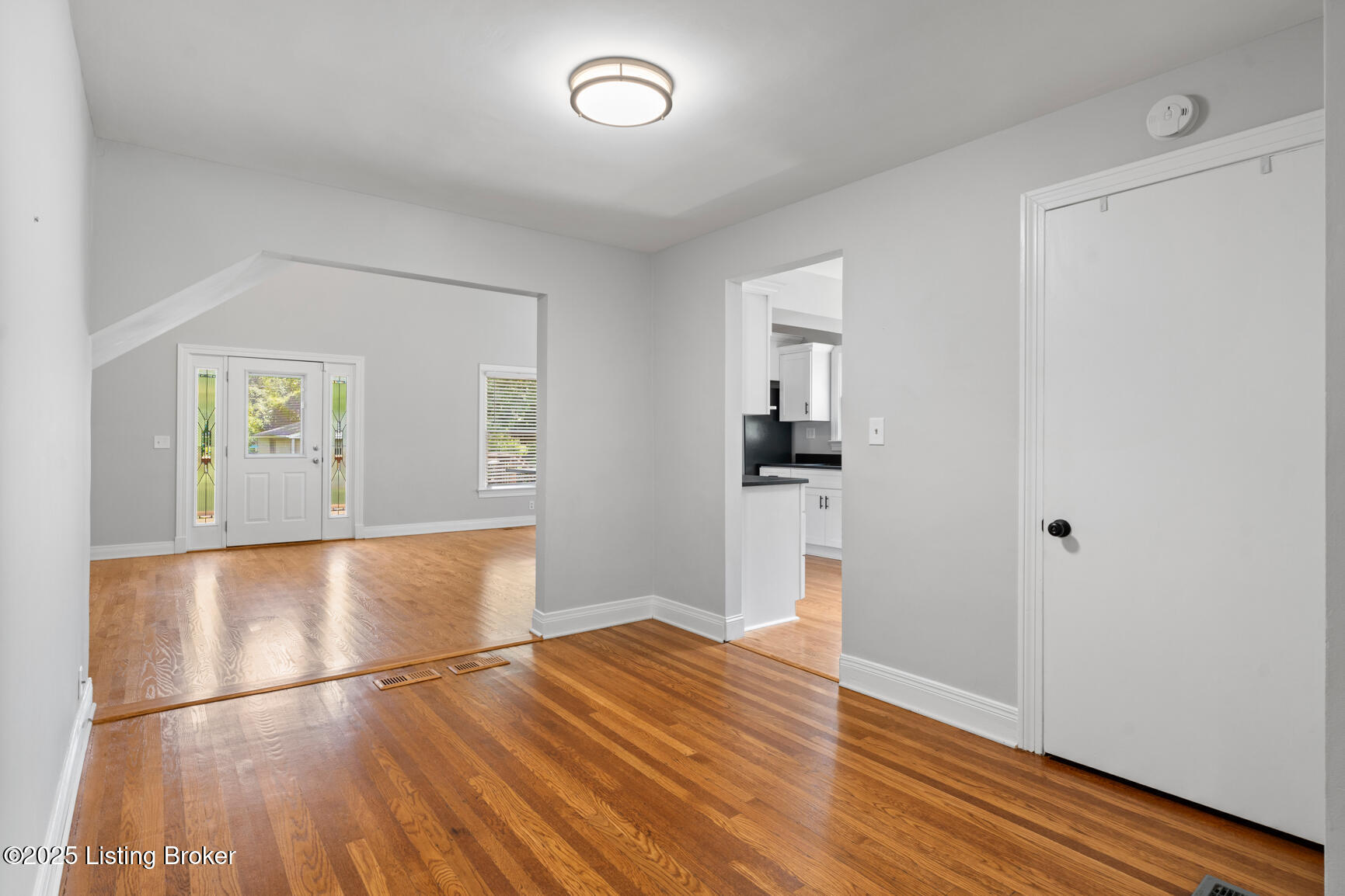 3729 Carol Road Louisville, KY 40218 - Photo 7 of 39 DSC00882