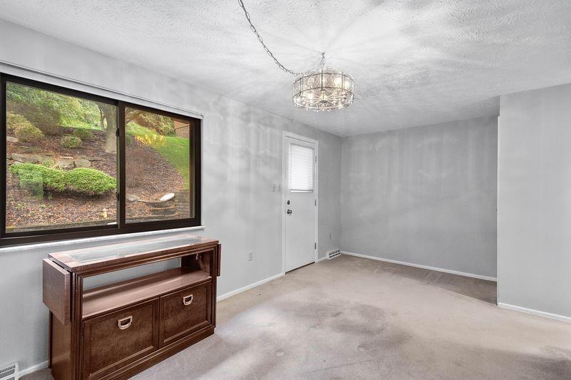 214 Wedgewood Road Pittsburgh, PA 15227 - Photo 12 of 25