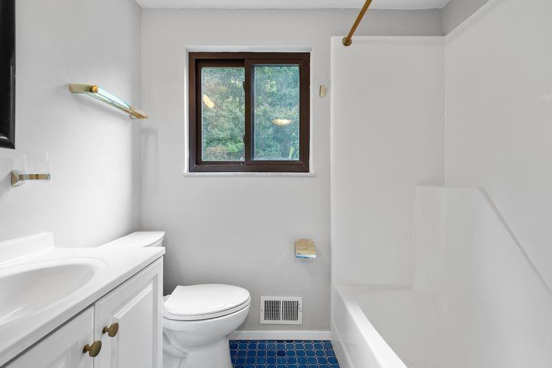 214 Wedgewood Road Pittsburgh, PA 15227 - Photo 18 of 25