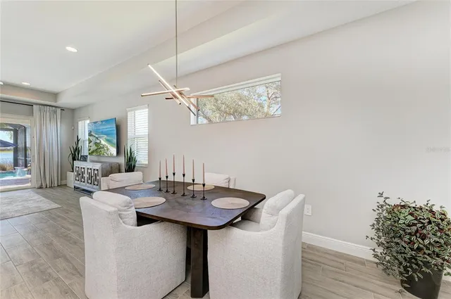 $994,900 | 925 Crosswind Avenue, Sarasota, FL 34240