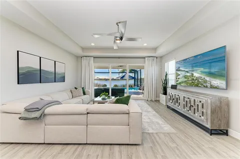 $994,900 | 925 Crosswind Avenue, Sarasota, FL 34240