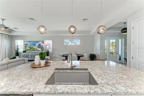 $994,900 | 925 Crosswind Avenue, Sarasota, FL 34240