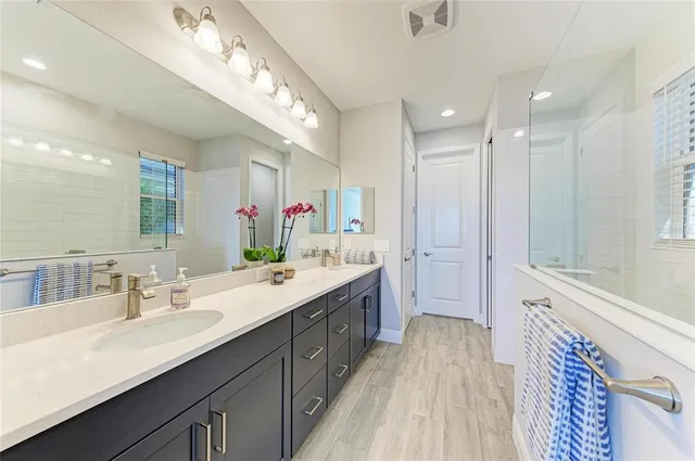 $994,900 | 925 Crosswind Avenue, Sarasota, FL 34240