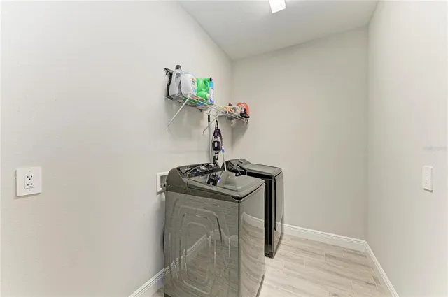 $994,900 | 925 Crosswind Avenue, Sarasota, FL 34240