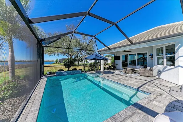 $994,900 | 925 Crosswind Avenue, Sarasota, FL 34240