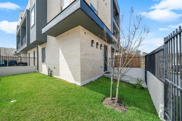 $2,800 | 1839 Colquitt Street, Houston, TX 77098
