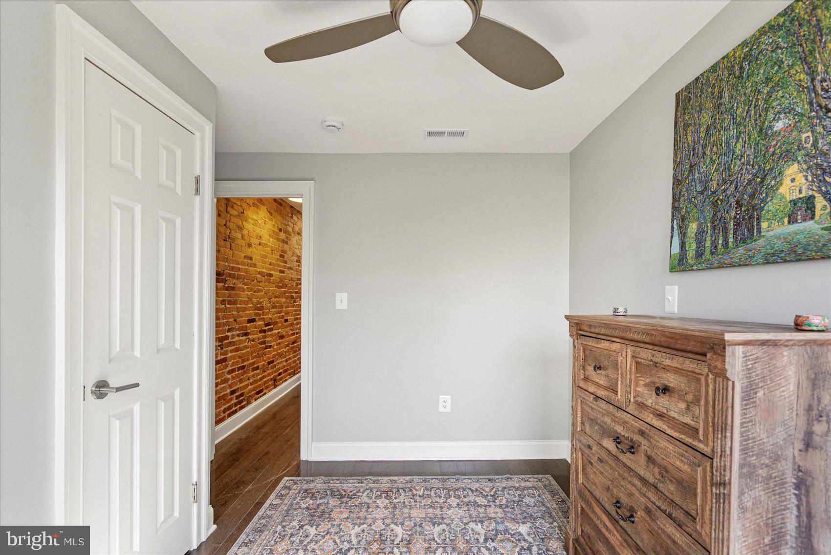 2428 McCulloh Street Baltimore, MD 21217 - Photo 25 of 42 a view of an entryway with a workspace