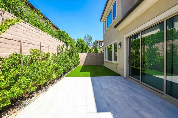 a view of outdoor space yard and porch
