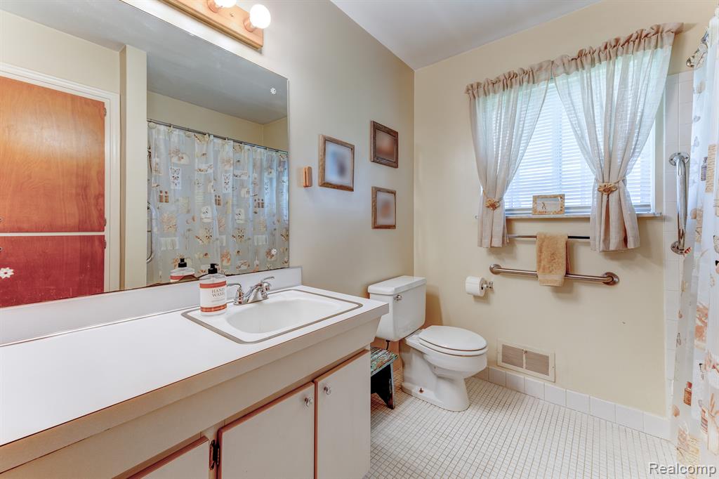 5200 North Jennings Road Flint, MI 48504 - Photo 22 of 29