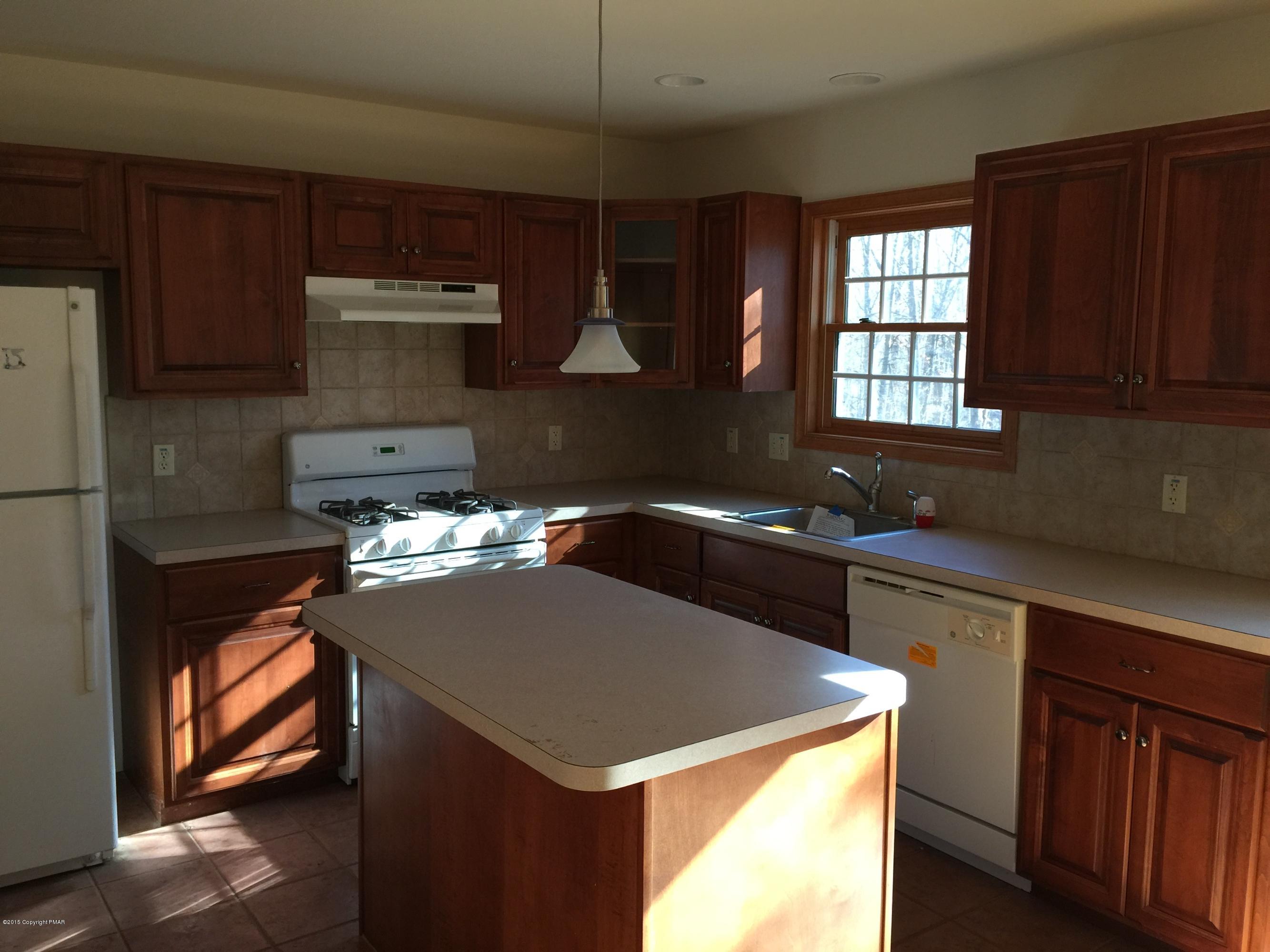 183 Pipher Road Bushkill, PA 18324 - Photo 4 of 9 IMG_1043