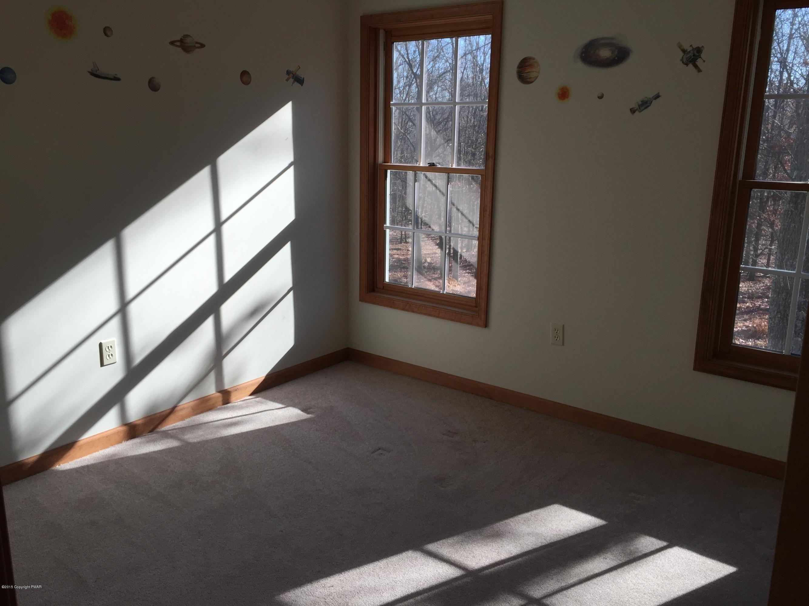 183 Pipher Road Bushkill, PA 18324 - Photo 6 of 9 IMG_1053