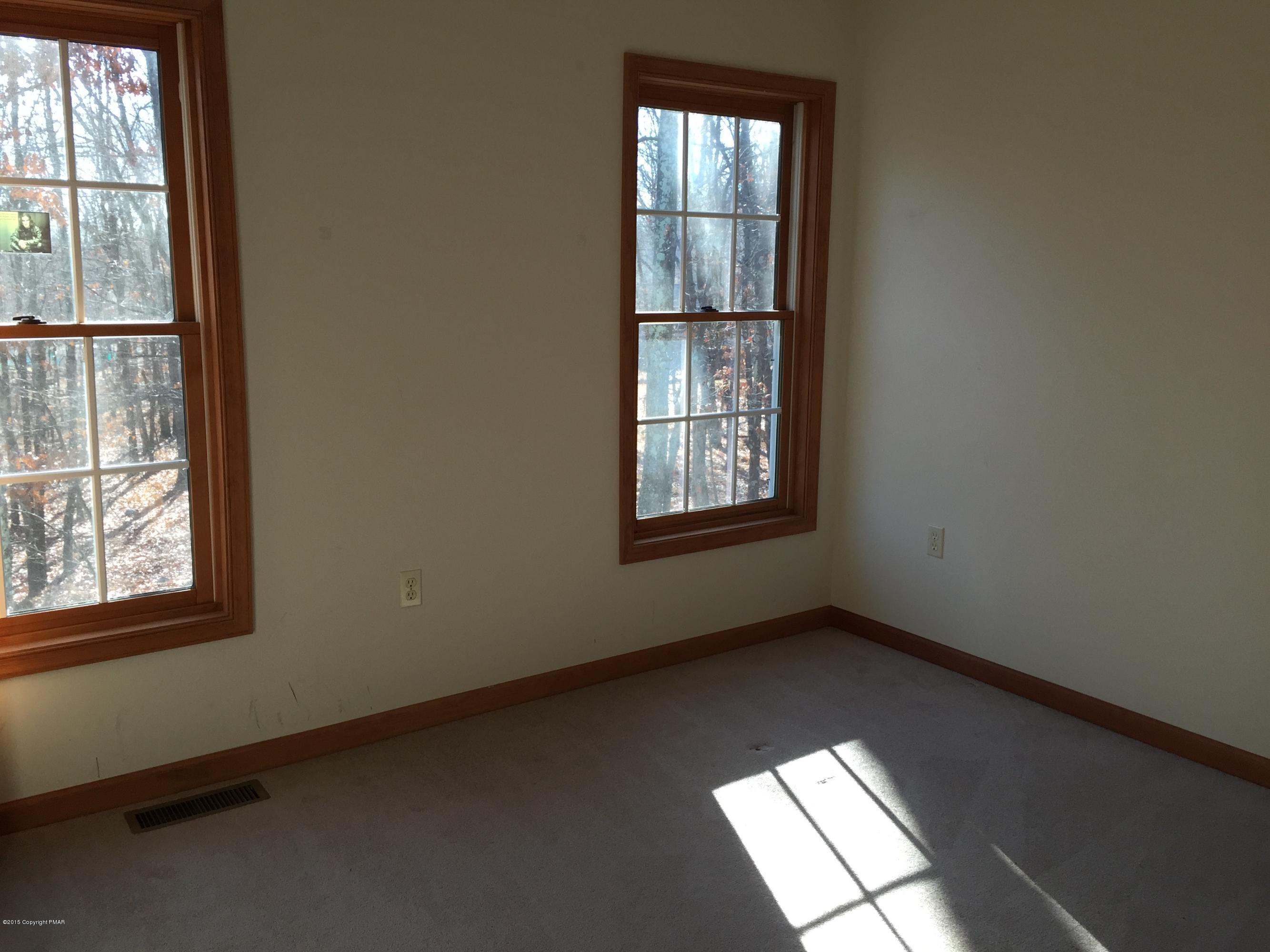 183 Pipher Road Bushkill, PA 18324 - Photo 7 of 9 IMG_1054