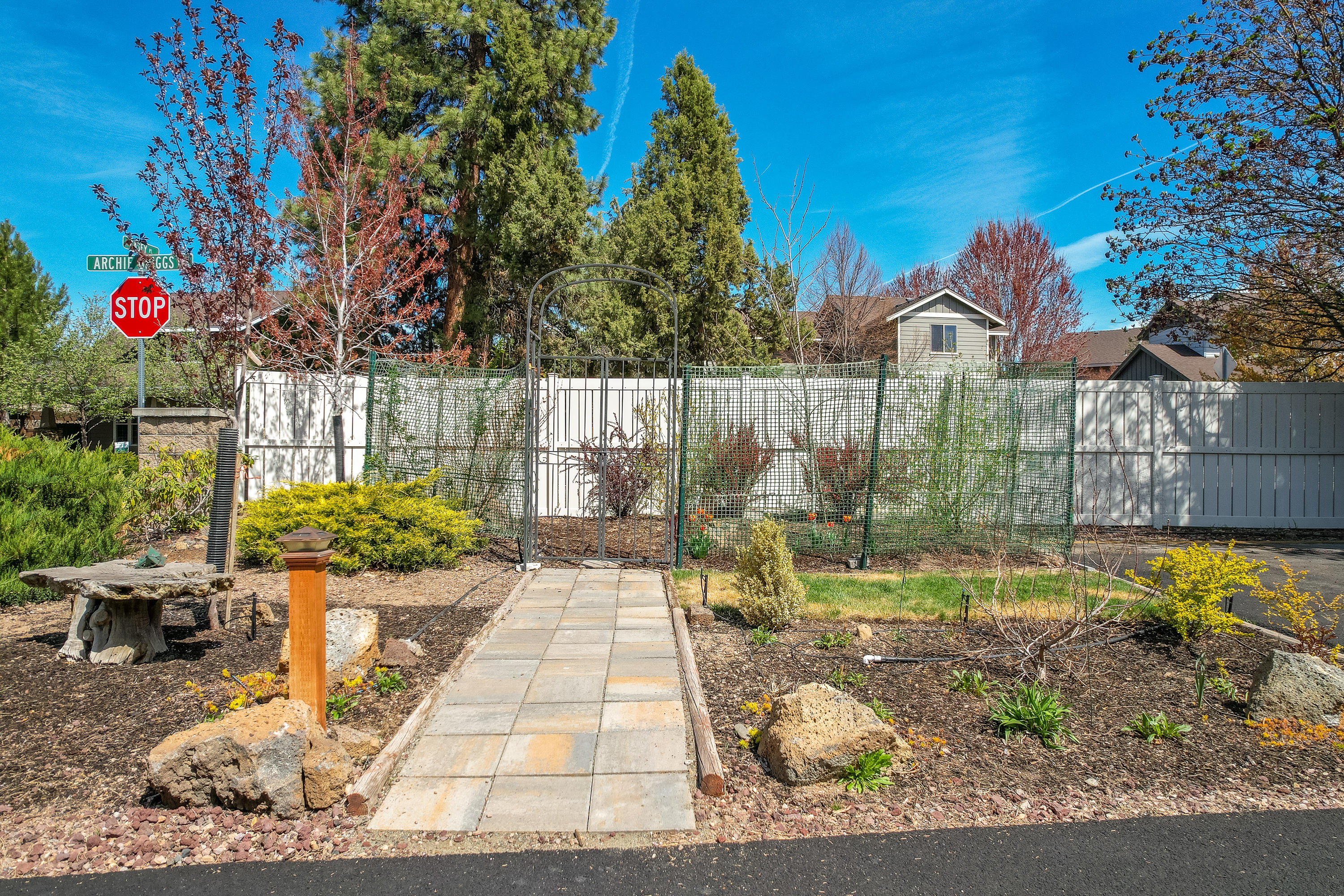 63090 Casey Place Bend, OR 97703 - Photo 46 of 46 63090CaseyPl_Driveway-Garden