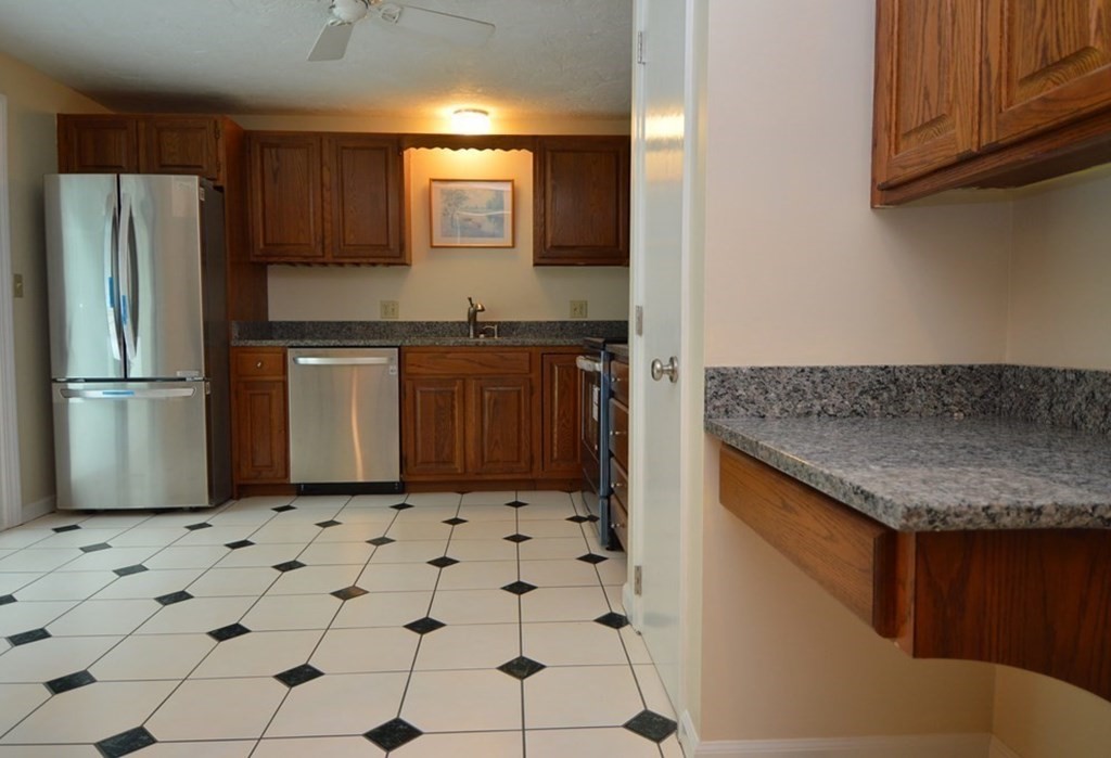 6 Pine View, Unit 6 Millis, MA 02054 - Photo 4 of 28