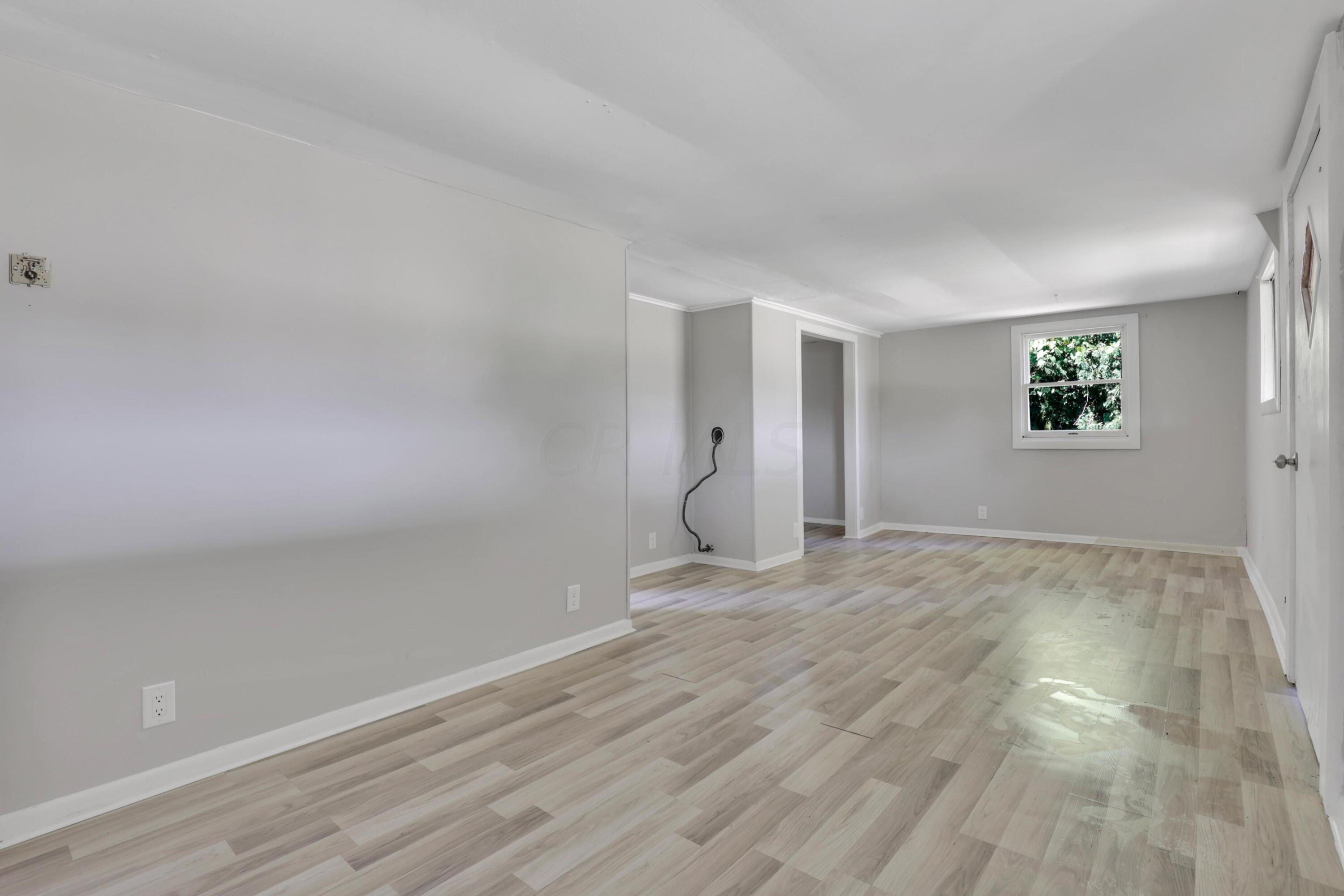 13697 Cleveland Road Southwest Pataskala, OH 43062 - Photo 3 of 23 Gallery Image 3
