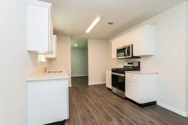 $1,915 | 2447 Gibbs Bend Court, Houston, TX 77073