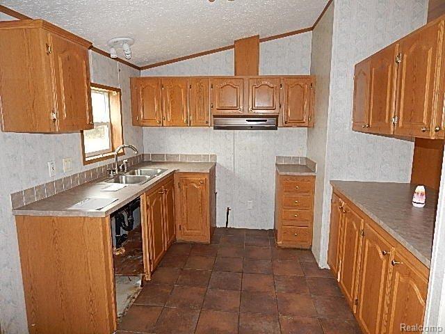 8690 Buell Road Millington, MI 48746 - Photo 2 of 29 262-162149 - Kitchen.JPG